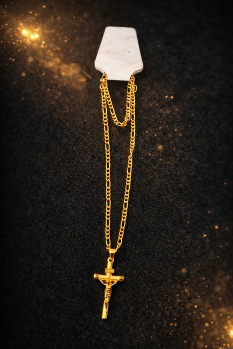Lănțișor cu pandantiv Cruce - placat cu aur 18K
