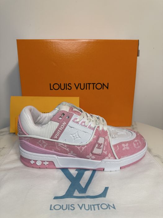 Adidasi Louis Vuitton Roz