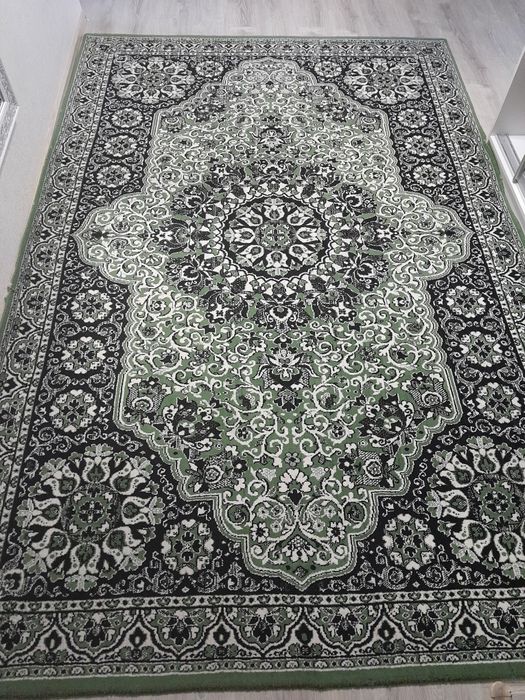 Продам ковёр в хорошем состоянии