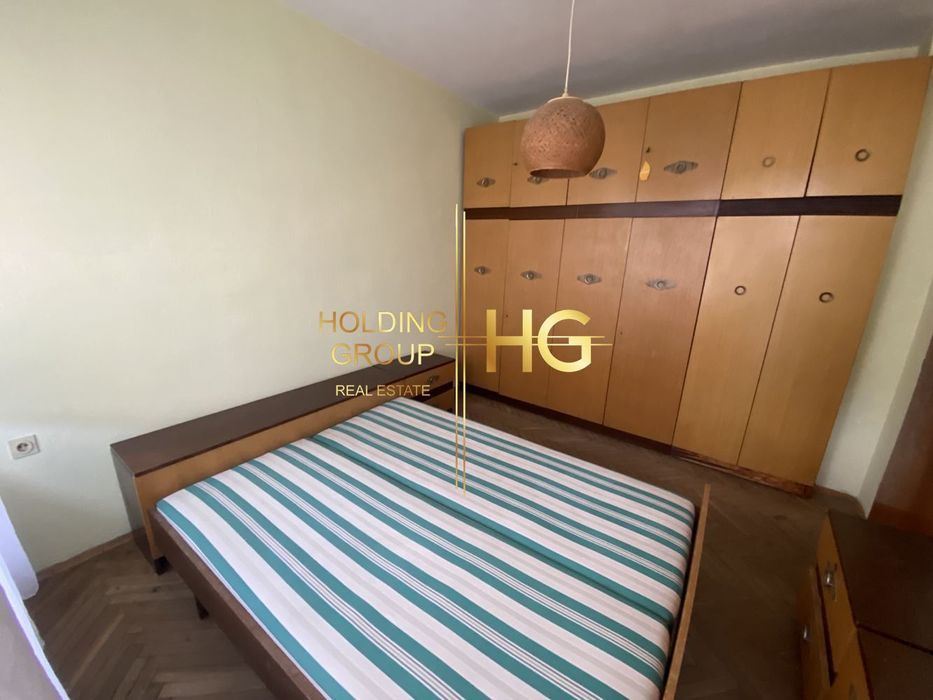 Продава се Четиристаен апартамент в Добрич, Център - 130 кв.м за 539 €/кв.м - Снимка #1