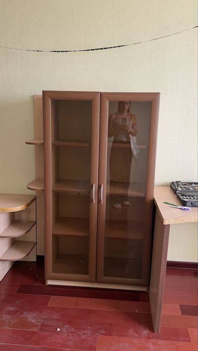 Продам мебель , стол