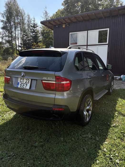 Vand Bmw X5 3.0 si/ Usor Avariat / Deplasabil pe rotii