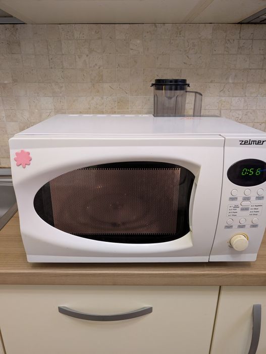 Cuptor Microunde Zelmer cu rezistenta grill