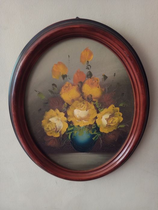 Овална антикварна картина