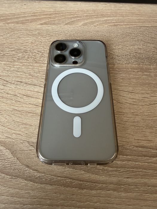 Iphone 15 pro с гаранция