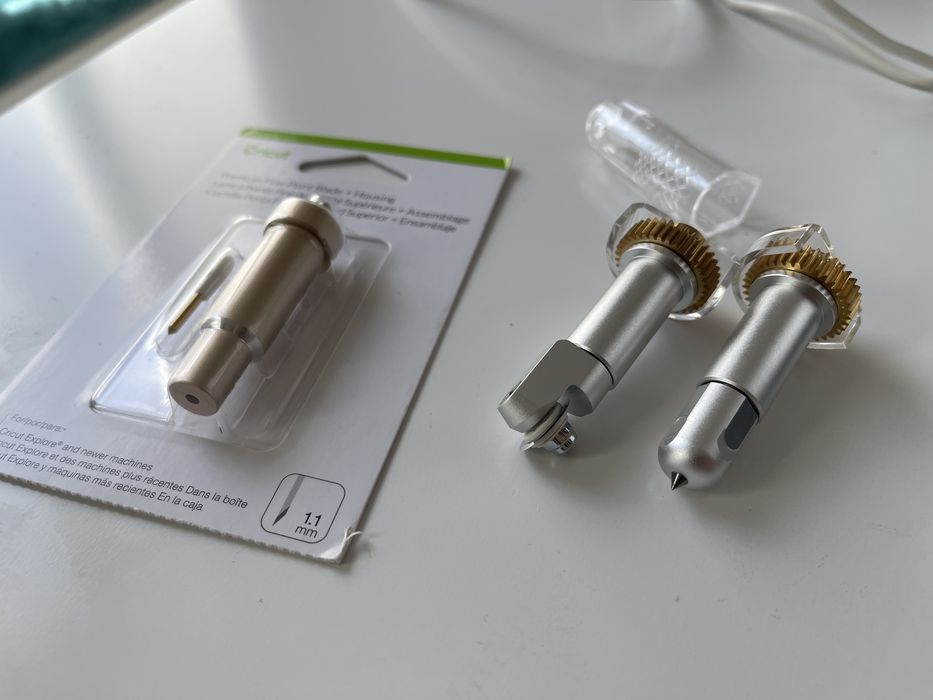 Cricut Maker режещ плотер в златисто