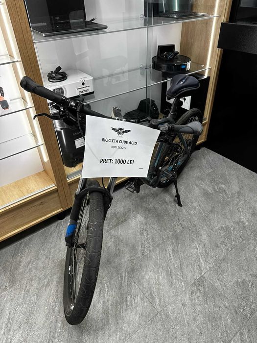 BLACK AMANET P2 • Bicicleta Cube Acid