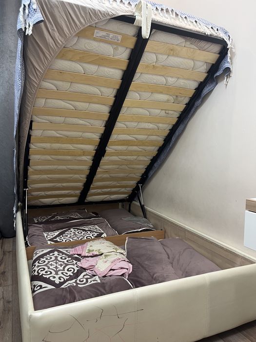 Спальная кровать 1,5