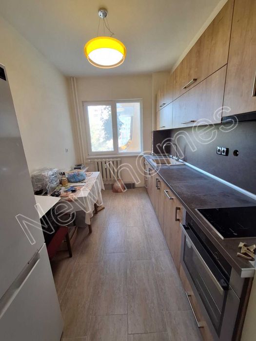 Продава се Тристаен апартамент в Пловдив, Тракия - 68 кв.м за 1374 €/кв.м - Снимка #1