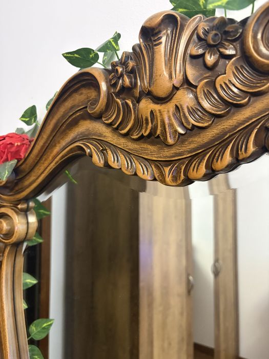 Vand set dormitor un stil Venetian mai multe detalii in privat