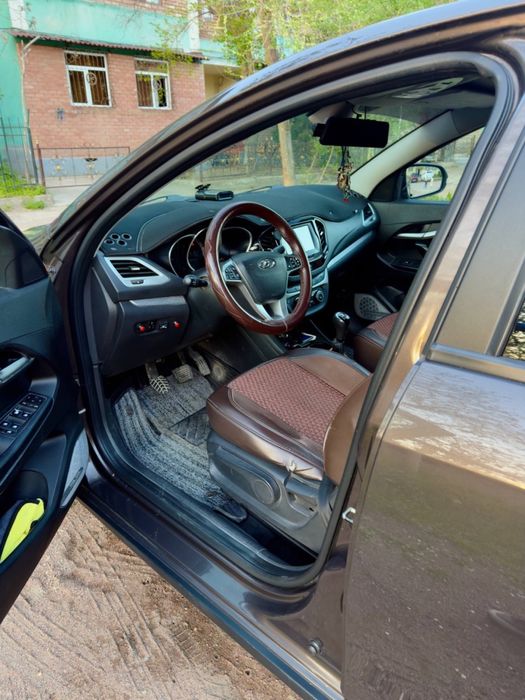 Lada vesta cross 1,8