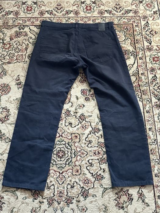 продам оригинальные джинсы hugo boss