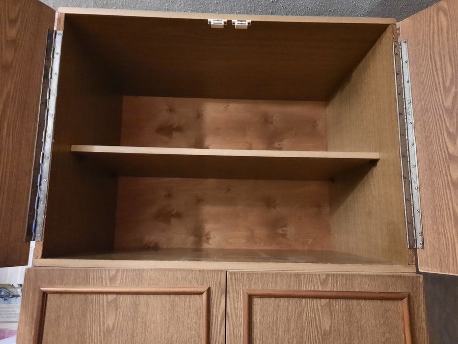 Продаю шкаф для прихожей.