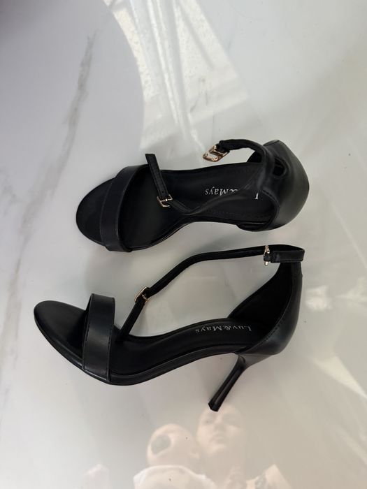 Туфли на каблуке мал размер