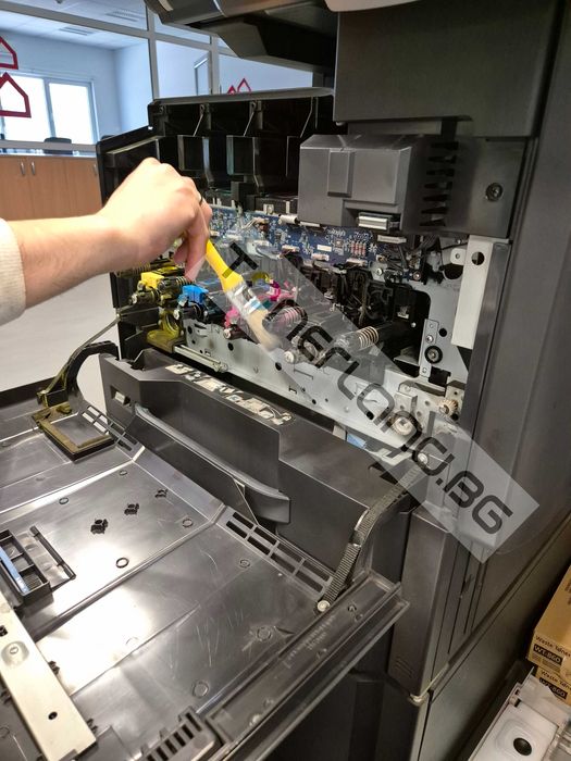 Ремонт на принтери и копирни машини | Взимане от адрес + оборотна машина