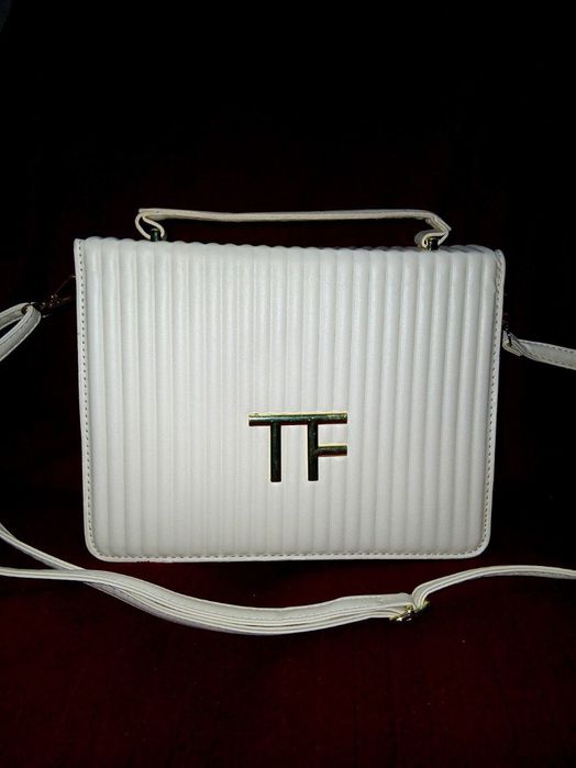По распродаже из Америки, женская сумка от бренда "TF" ! Цена 120.000