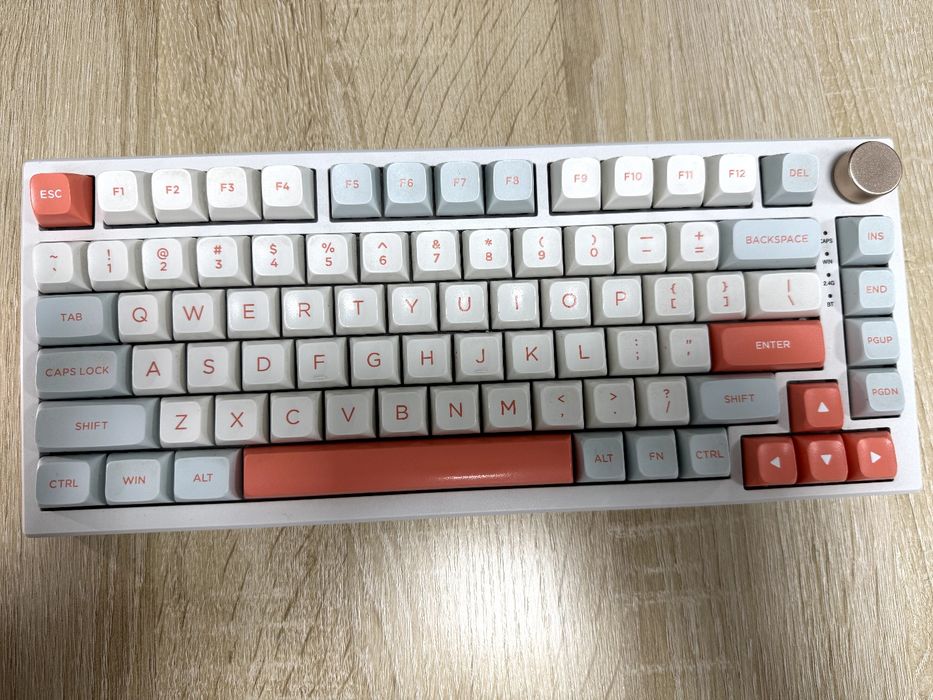 VGN klaviatura bir oz ishlatilgan srochniyga sotiladi
