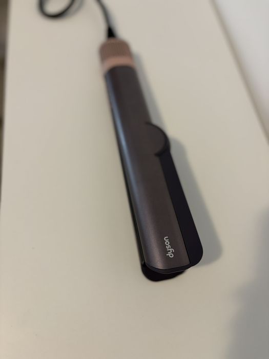 Dyson Airstrait - като нов!