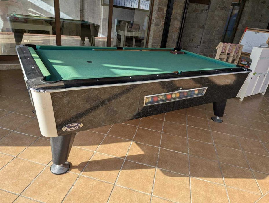 Билярдна маса- 8 фута, употребявана