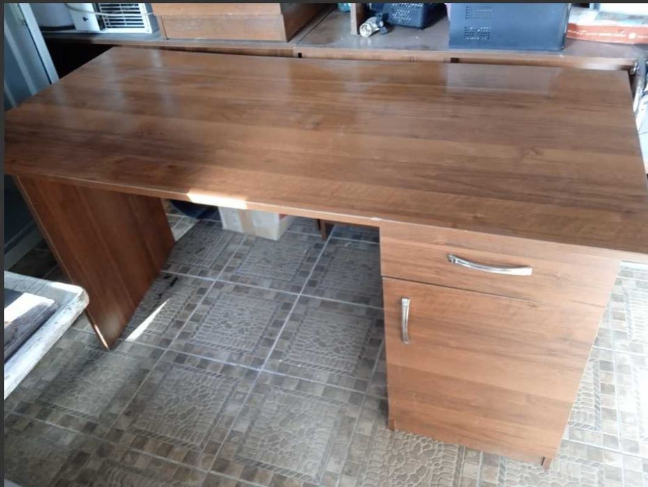 Продаю столы для офиса и дома