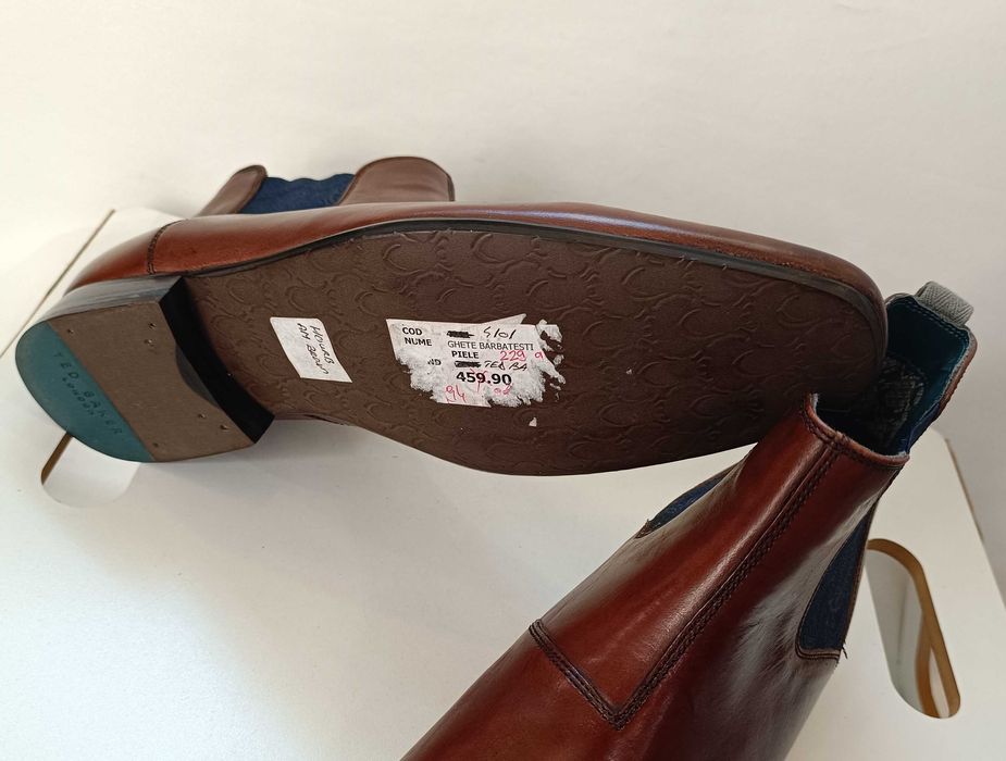 Ghete chelsea 41.5 42  plain toe Ted Baker London NOI piele naturala