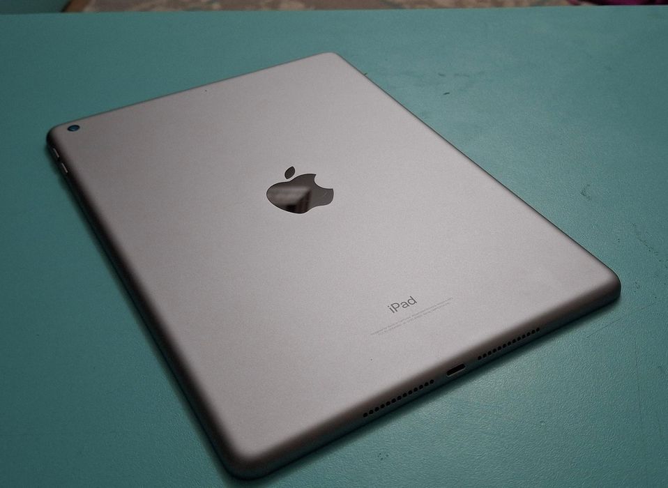 Apple Ipad  6 поколения