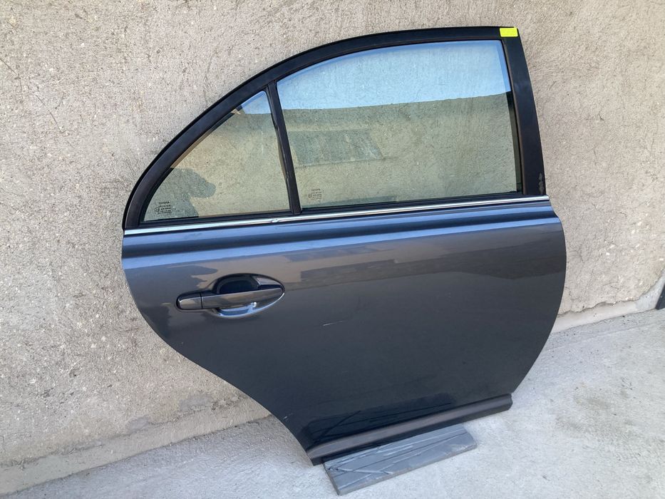 Задна дясна врата за тойота авенсис седан/toyota avensis t25 03-08г