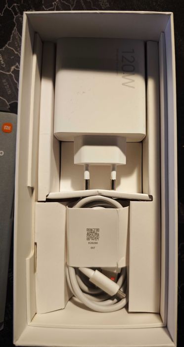 Xiaomi 12T Pro 5G - 256GB/8GBе + 3 калъфа подарък!