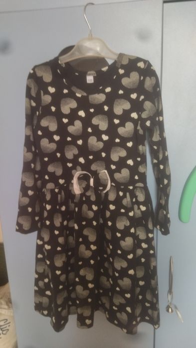 Рокля на сърца за момиче ръст 122