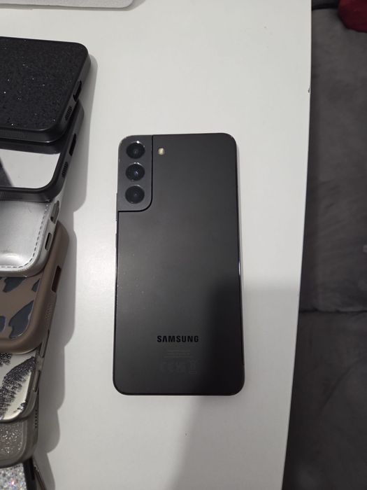 Vand samsung s22 plus 256g + 15 huse si 2 folii