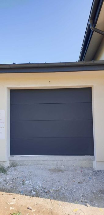 Vand Usa de Garaj L2450/H2440 .**399 Euro**