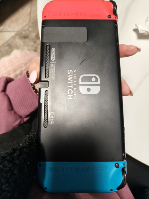 Pachet Consolă Nintendo Switch V2 (Neon) + 3 Jocuri Fizice + Husă Protecție