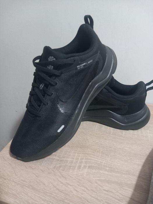 Маратонки nike 39номер