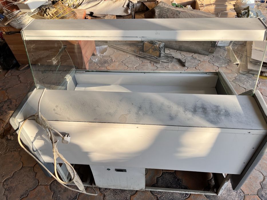 витренный холодильник