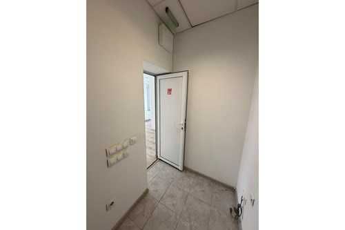 Дава се под наем Магазин в Търговище, Център - 52 кв.м за 1000 € - Снимка #9