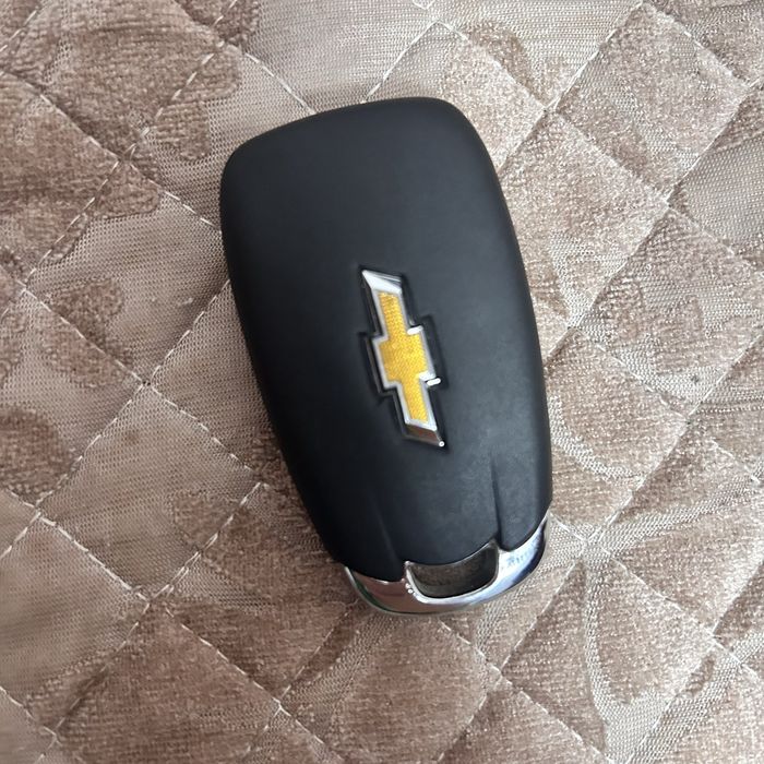Продам оригинальный смарт-ключ Chevrolet Onix
