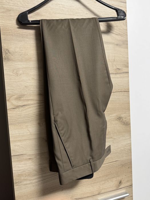 Costum calitate premium!