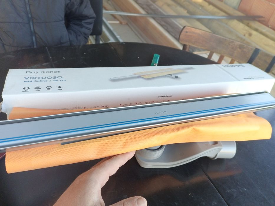 Линеен сифон за баня