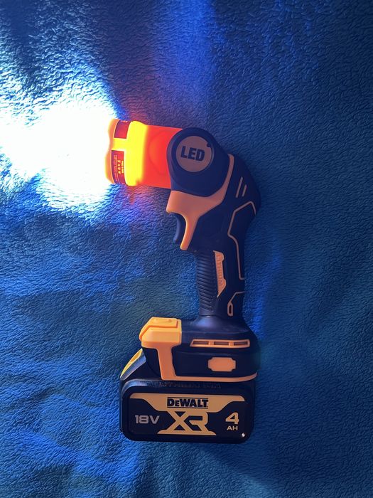 Лед лампа/led light за батерия dewalt/makita 90W JCB, батерии замакита
