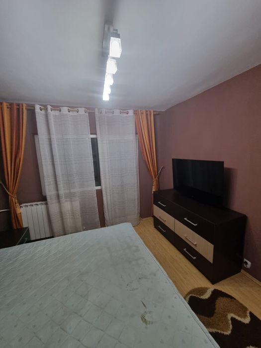 Ofer apartament 2 camere spre inchiriere