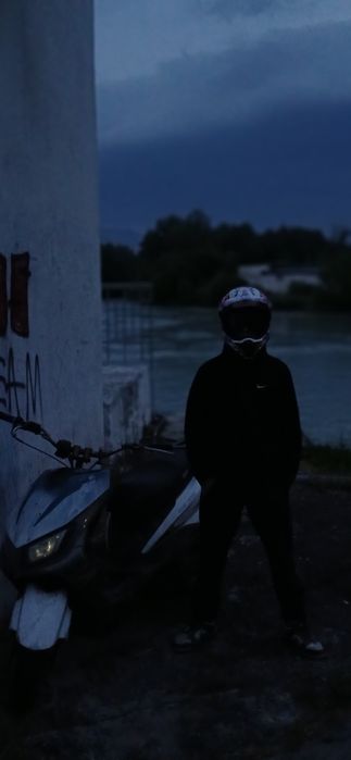 Скутер м12 в отличном состоянии