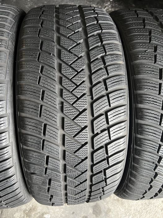 4 anvelope de iarna 235/45/18 Vredestein 6.5 mm!