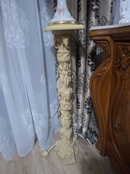 Piedestal asiatic rasina