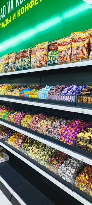 торговые стеллажи в магазин, полки, витрины