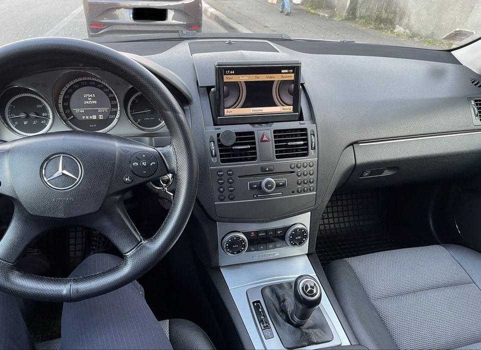 MERCEDES-BENZ C-Class 2010 — imagine 5