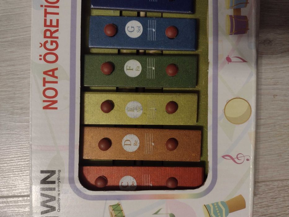 Ксилофон металофон музикален инструмент обучителен