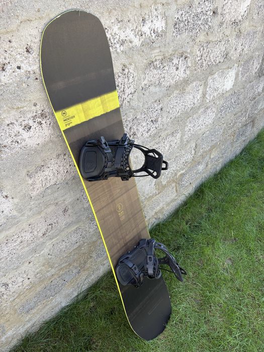 Placă snowboard Nidecker Play + legături Nidecker Flow DE VÂNZARE