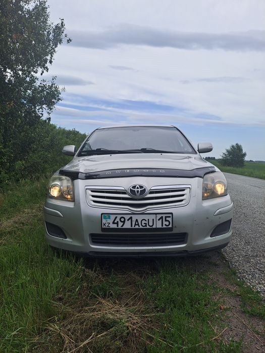 Продам автомобиль тайота Авенсис