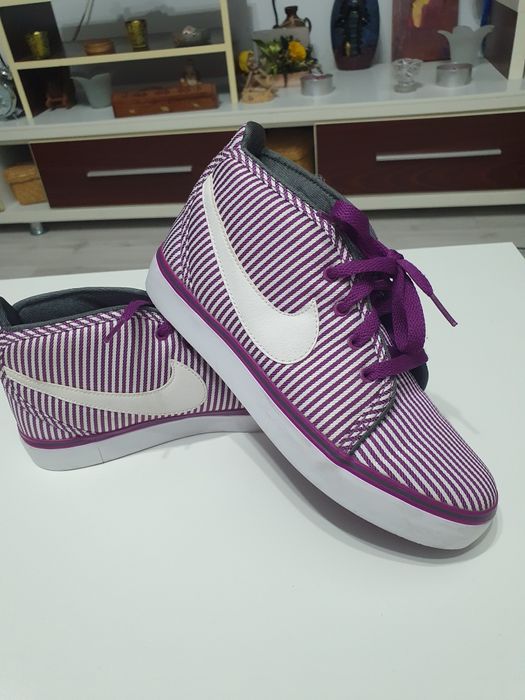 Nike masura 37 (23,5cm)