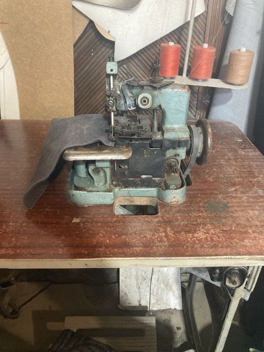 Оверлок промышленный